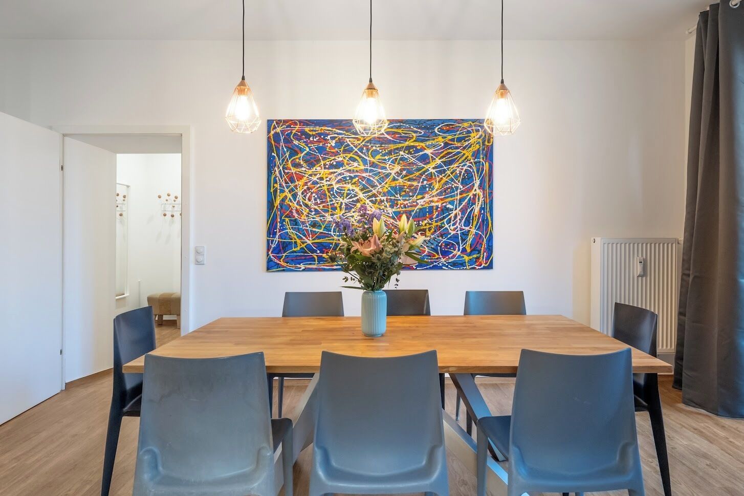 Premium-Apartment, 4 Schlafzimmer, barrierefrei, Terrasse | Essbereich im Zimmer