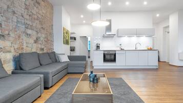 43-Zoll-Flachbildfernseher mit Kabelempfang, Fernseher, Tablet-PC