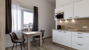 Deluxe Studio | Private kitchen | Fridge, microwave, stovetop, espresso maker