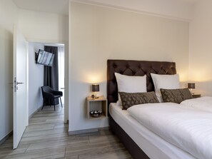 Junior-Suite, 2 Schlafzimmer | Italienische Bettbezüge von Frette, hochwertige Bettwaren