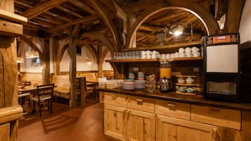 Desayuno buffet (EUR 15 por persona)