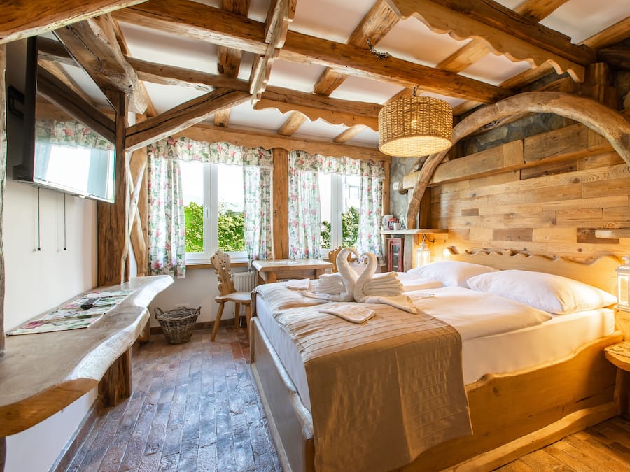 Double Room | In-room safe, desk, free WiFi, bed sheets