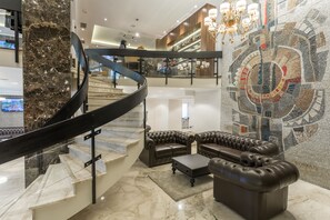 Lobby sitting area - Hotel Royal Inn (Belgrade)