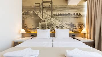 Standard Double or Twin Room | Minibar, in-room safe, laptop workspace, soundproofing