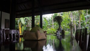 Lobby sitting area - Thuy Bieu Homestay (Hue)
