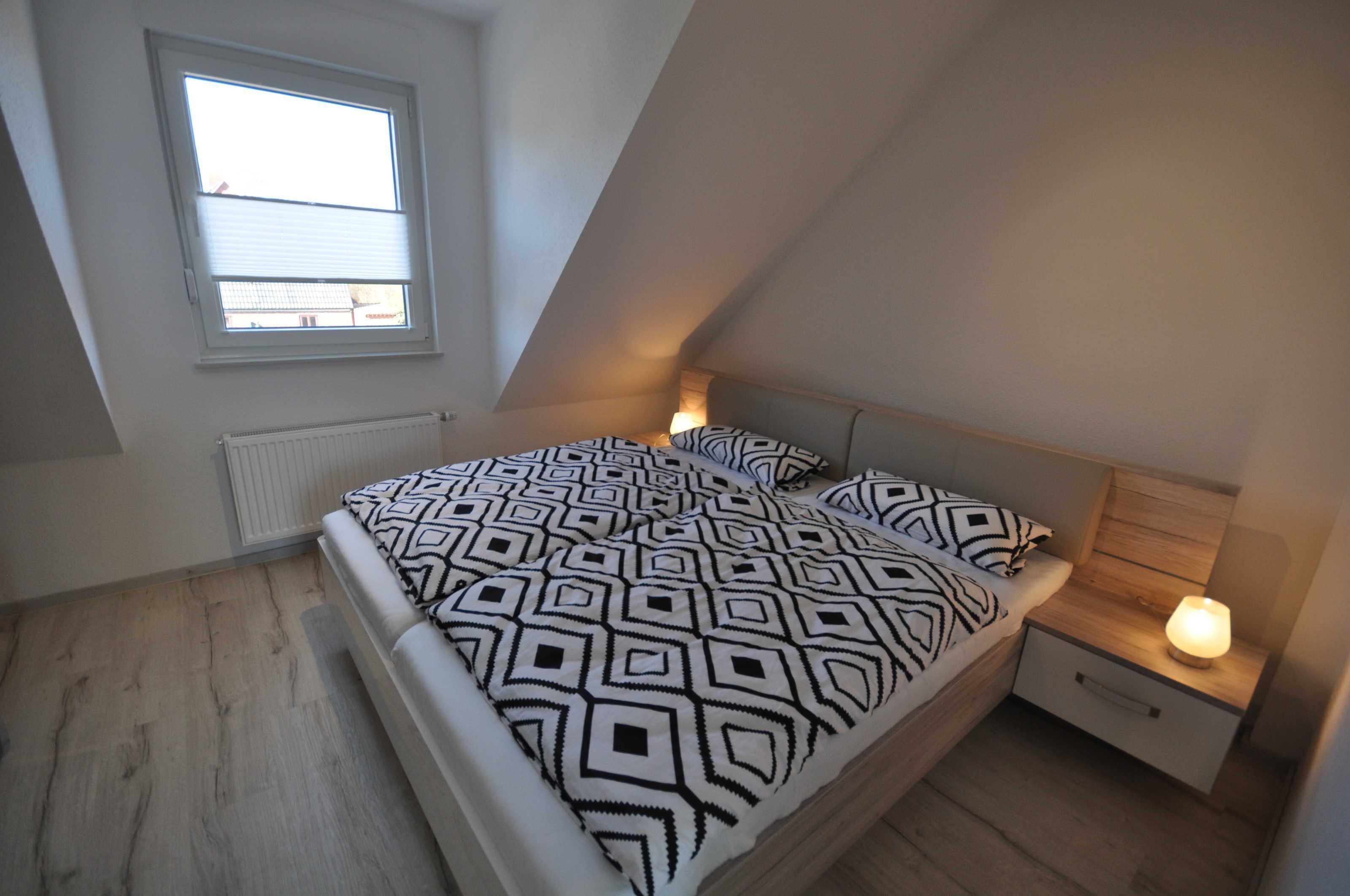 2 عدّة غرف نوم وسرير سفر وواي فاي