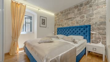 Deluxe Double or Twin Room, City View | 1 bedroom, premium bedding, minibar, in-room safe
