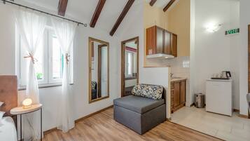 1 bedroom, premium bedding, minibar, in-room safe