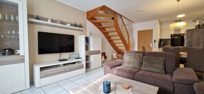 Unclassified image, 2 of 20, button