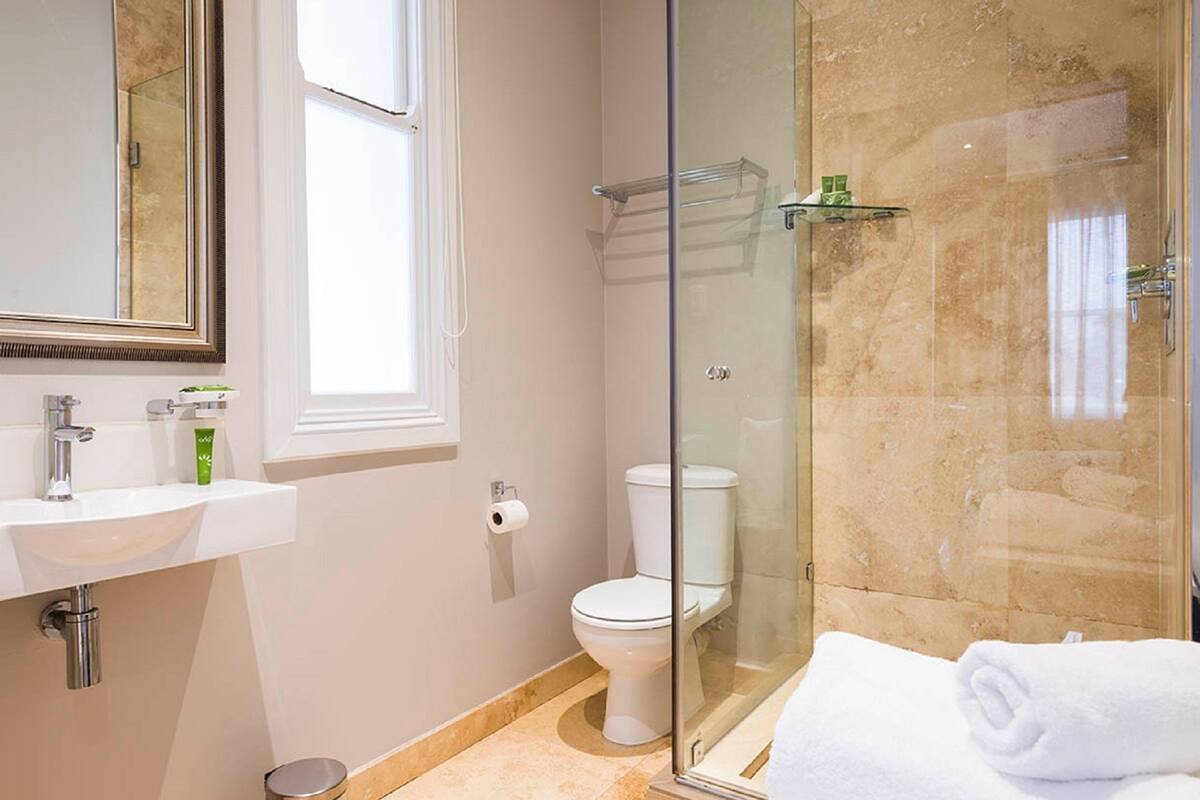 deep-soaking bathtub, free toiletries, hair dryer, slippers