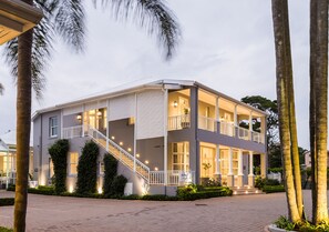 Front of property - evening/night - Avondale Boutique Hotel (Durban)