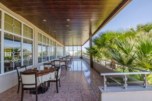 Breakfast, lunch, dinner served; Turkish cuisine - Entur Thermal Resort & Spa Hotel (Edremit)