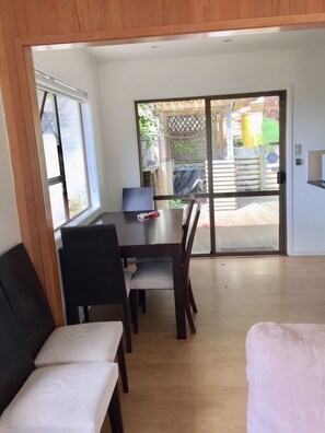 Casa, 3 habitaciones | Servicio a la habitación