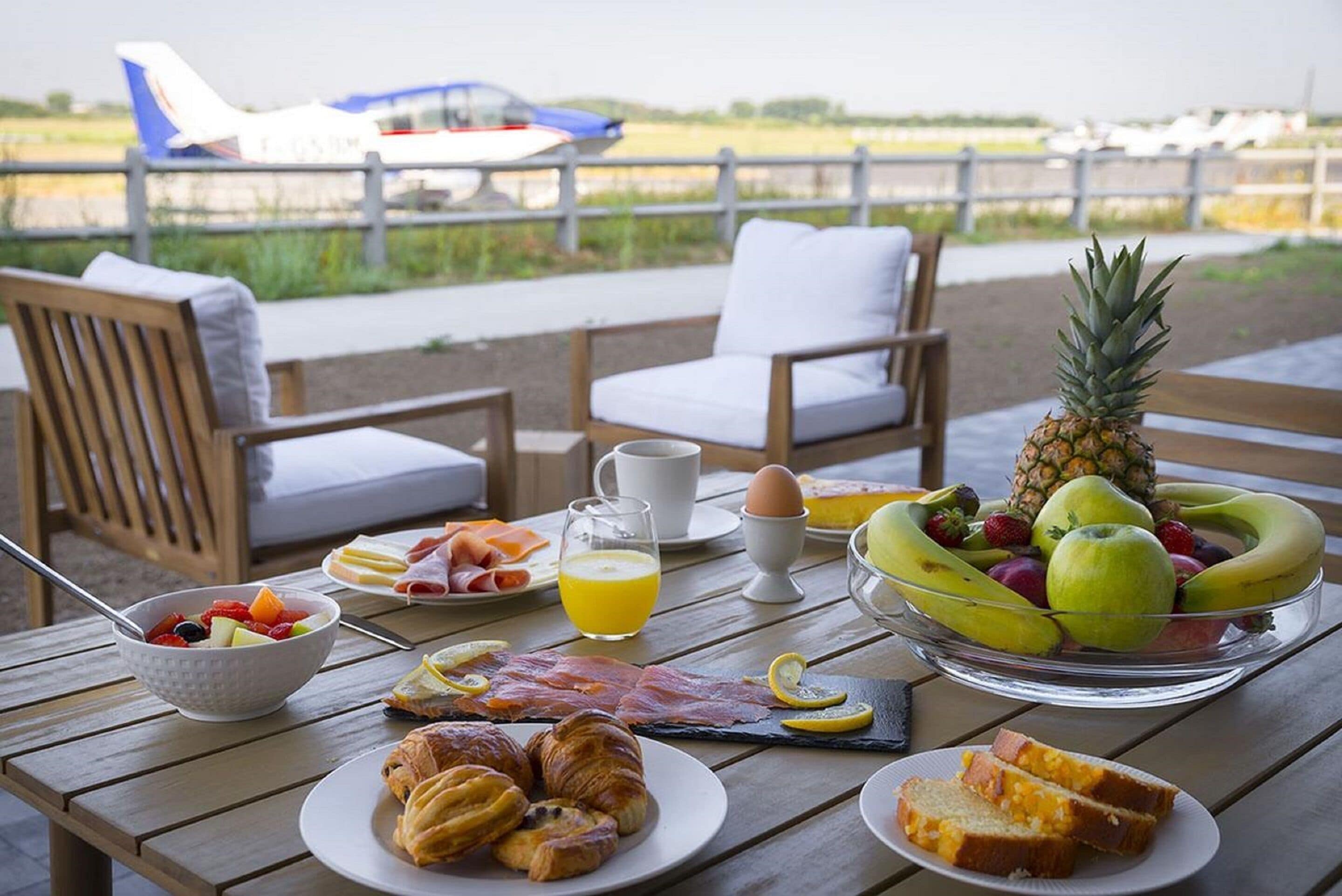 free daily continental breakfast