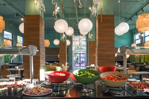 Frukostbuffé varje dag (RON 50 per person)