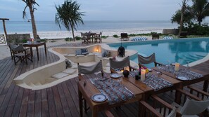 Outdoor pool, sun loungers - Zanziblue (Matemwe)