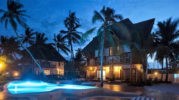 Vista frontal de la propiedad