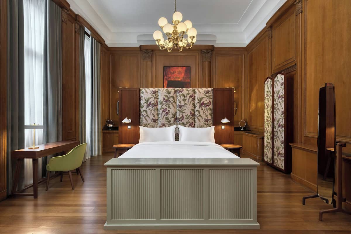 Suite, 1 King Bed, Non Smoking