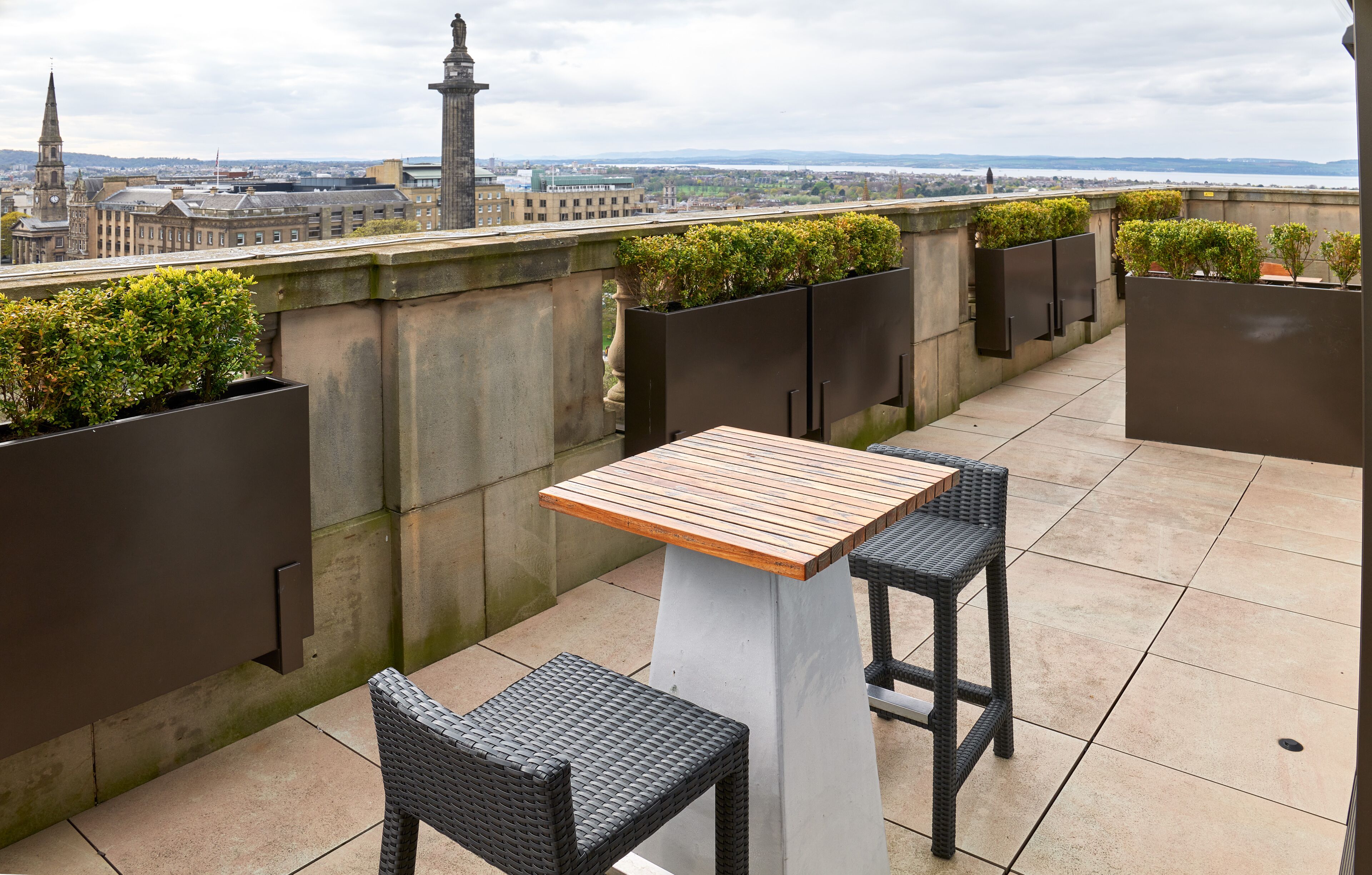 Deluxe One Bedroom Apartment with Balcony | Terrasse/gårdhave