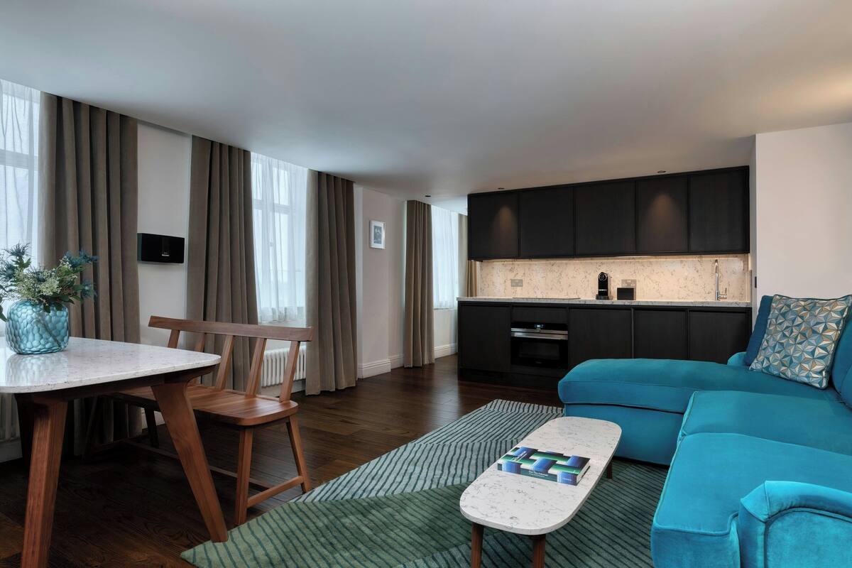 Suite, 1 Bedroom, City View | Premium bedding, in-room safe, desk, laptop workspace