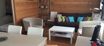 Renovated 3-room apartment, near station and lifts