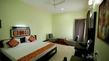 Classic Double Room, 1 Double Bed, Smoking, Private Bathroom | 1 bedroom, premium bedding, minibar, in-room safe