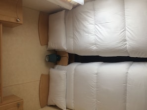 2 chambres, fer et planche Ă repasser, Wi-Fi, draps fournis