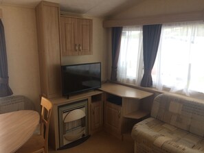 TV, libri, biblioteca musicale