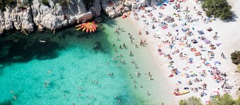 Beautiful new villa in a quiet area at the base of a pine forest