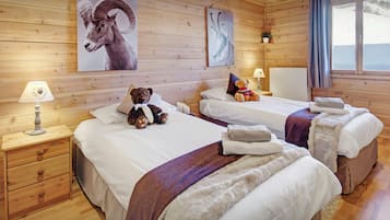 4 slaapkamers, een strijkplank/strijkijzer, wifi, beddengoed