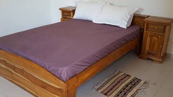 3 chambres, fer et planche à repasser, Wi-Fi gratuit, draps fournis