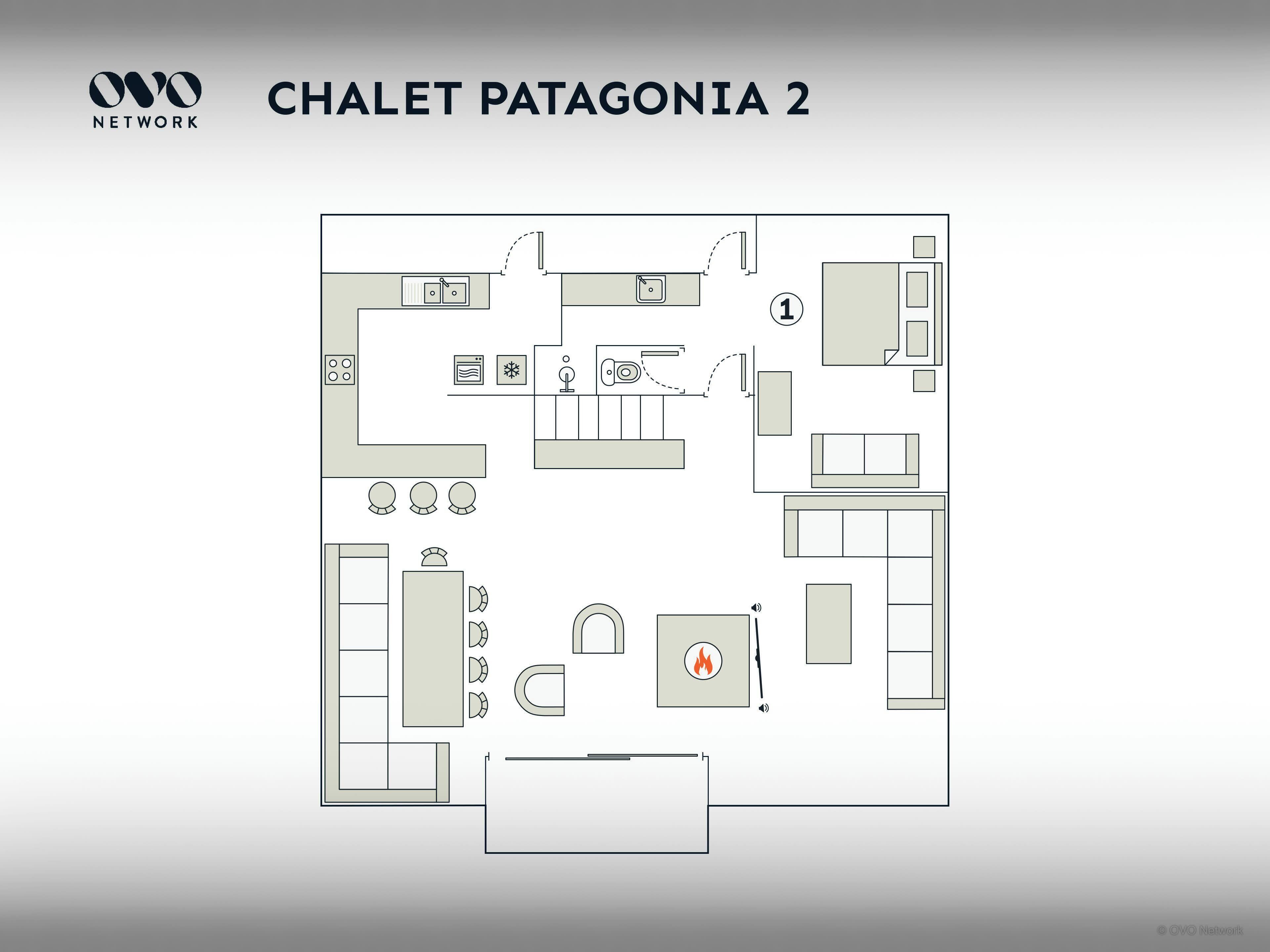 Plano de planta de una habitación de hotel llamada Chalet Patagonia 2, que cuenta con una kitchenette, una zona de estar, una chimenea y una cama.