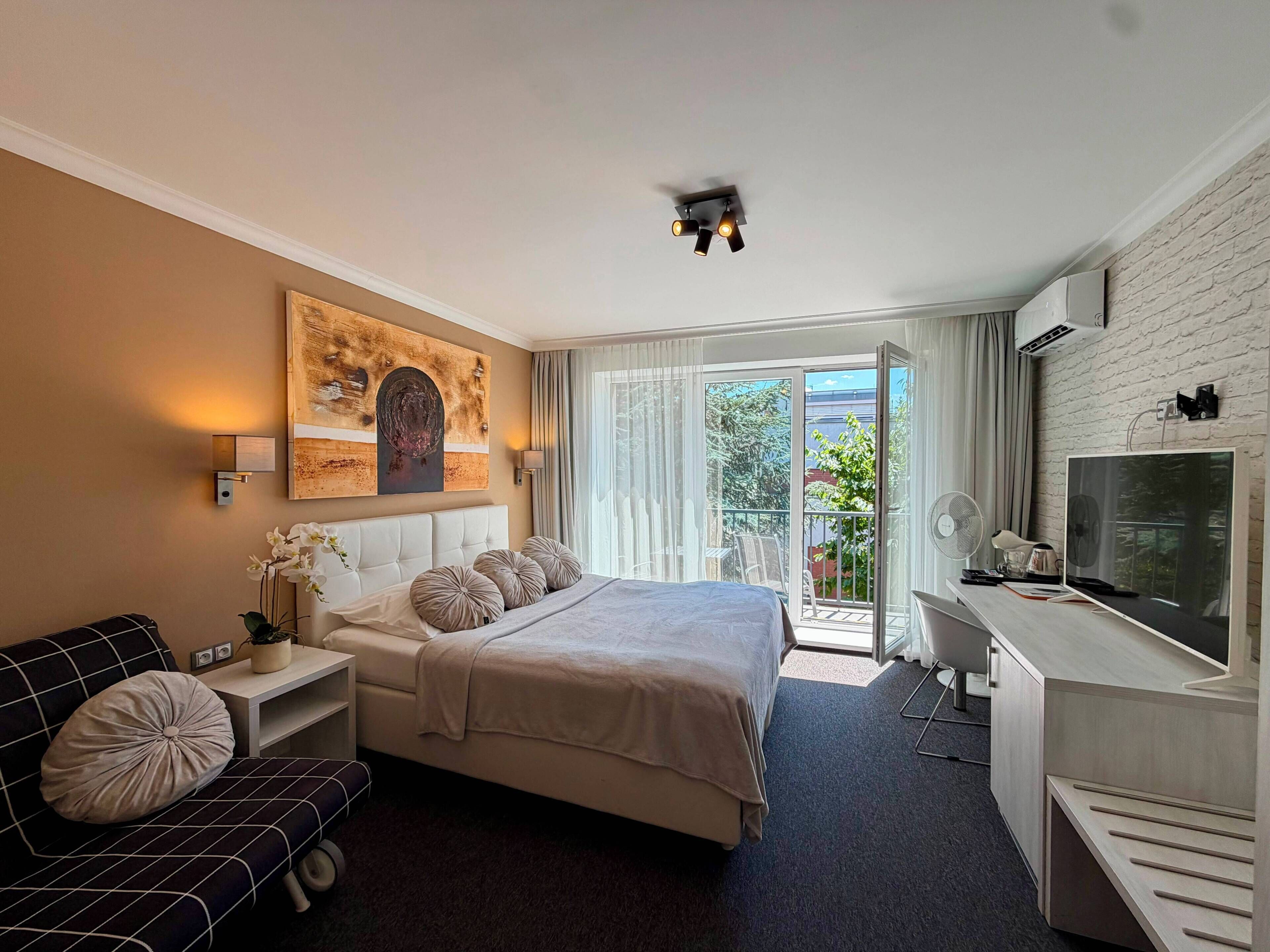 Photo - Grand Petit Hotel