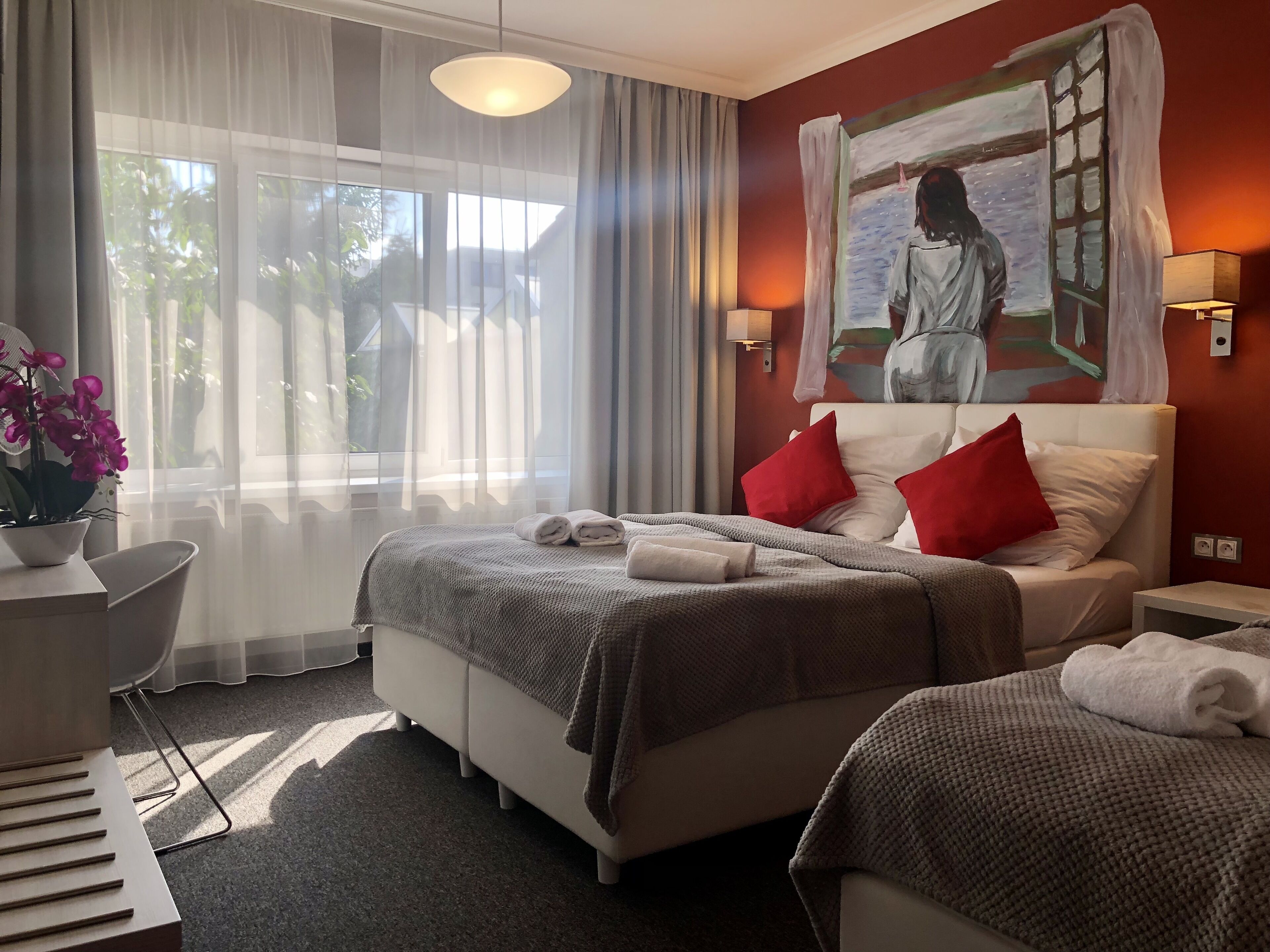 classic triple room | select comfort beds, minibar, in-room safe, desk