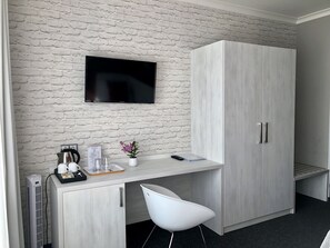 Quarto casal ou duplo clássico | Camas Select Comfort, frigobar, cofres nos quartos, escrivaninha