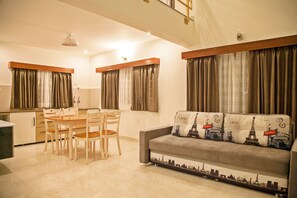Flat-screen TV - Graces Resort (Sehore)