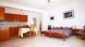 Sistema de insonorización, cunas gratuitas, wifi gratis y ropa de cama