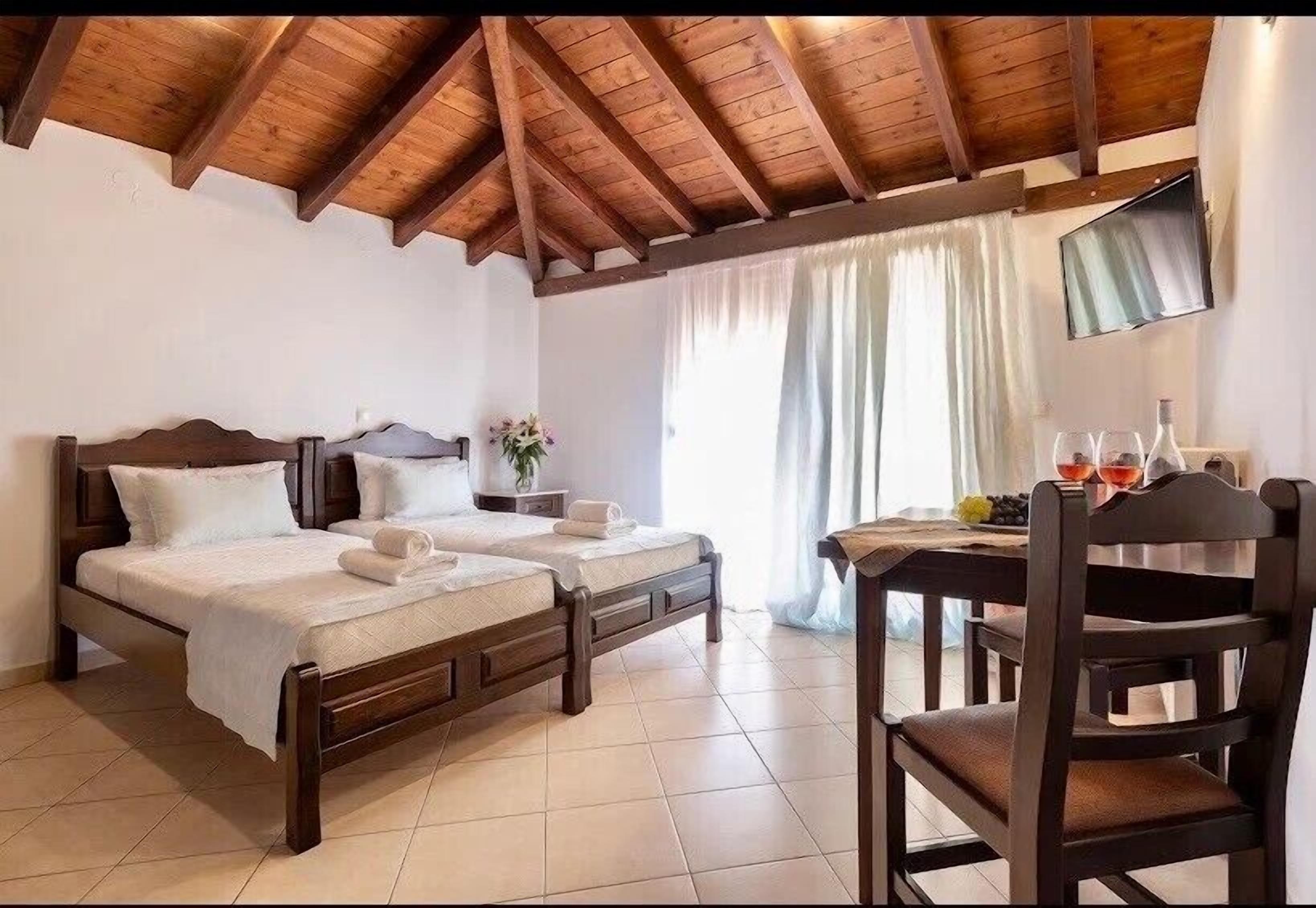 Apartment, 1 Bedroom (2 Adults) | Soundproofing, cribs (free), WiFi (free), bed sheets