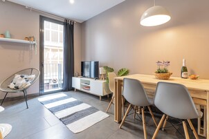 Deluxe Apartment, 1 Bedroom, Private Pool, Garden View | Living area