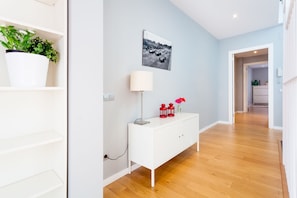 Deluxe-paritalo, 3 makuuhuonetta, yksityinen uima-allas, näköala puutarhaan | 1 makuuhuone, ylelliset vuodevaatteet, untuvapeitot