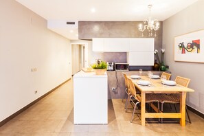 ห้องดีลักซ์ดูเพล็กซ์, 3 ห้องนอน, สระว่ายน้ำส่วนตัว, วิวสวน | ครัวส่วนตัว | ตู้เย็นขนาดใหญ่, ไมโครเวฟ, เตาอบ, เตาประกอบอาหาร