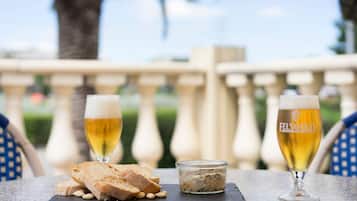 Déjeuner et dßner servis sur place