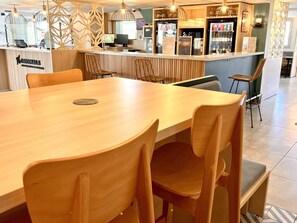 Lunsj og middag serveres