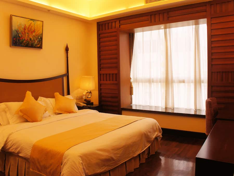 Minibar, in-room safe, desk, blackout drapes