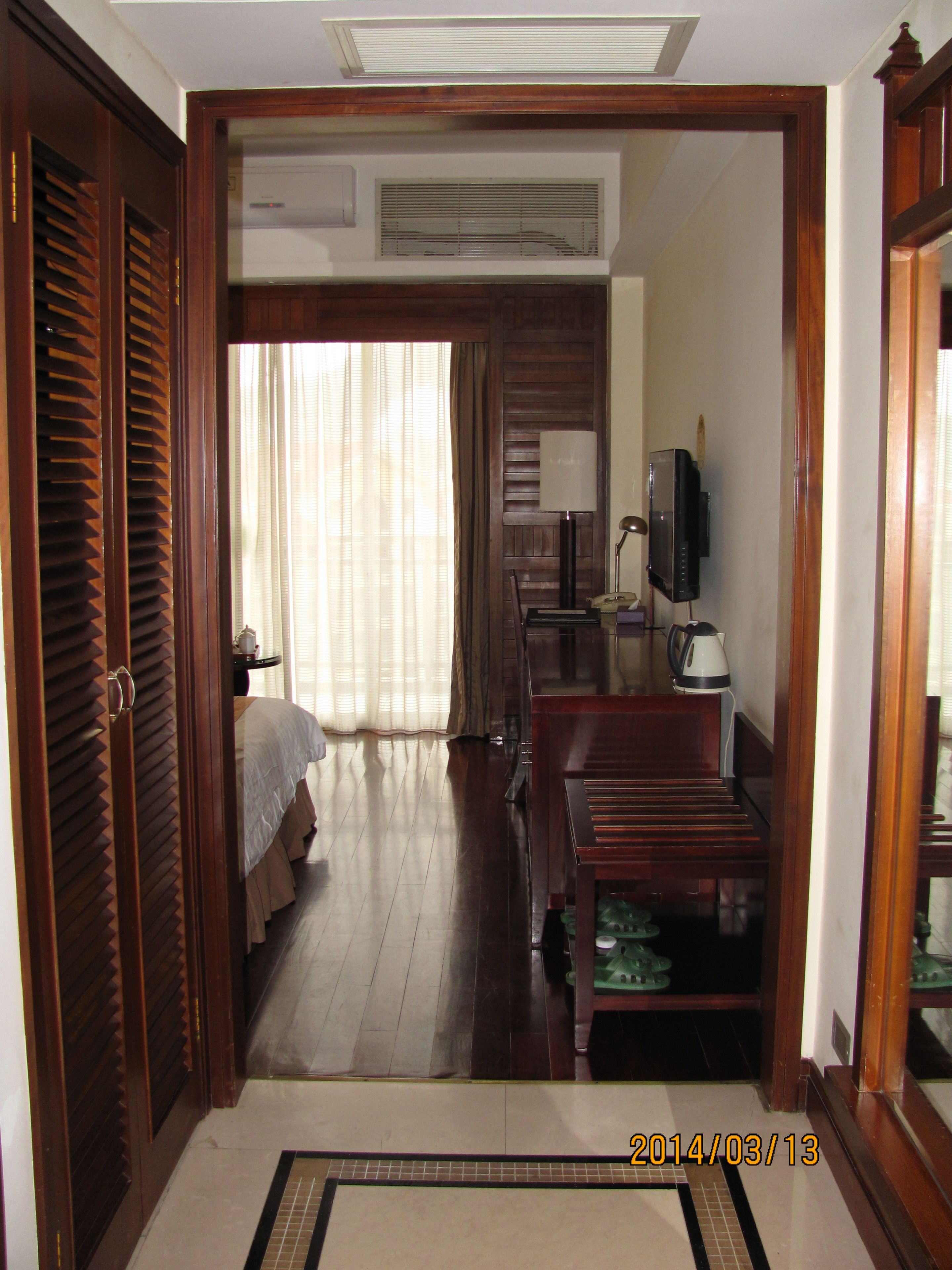 Deluxe Double Room | Living area | TV