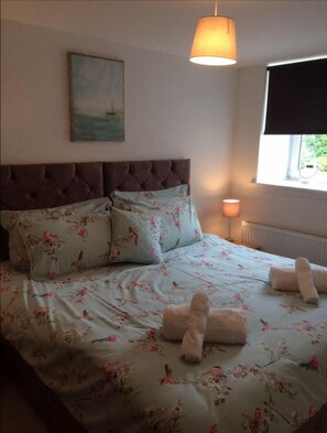 Apartment, 2 Bedrooms | 2 bedrooms, iron/ironing board, travel crib, free WiFi - Mossie Apartment (Ayr)
