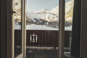 In-room safe, desk, free WiFi, bed sheets