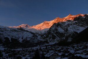 Quarto família, 2 quartos, vista para a montanha | Sacada