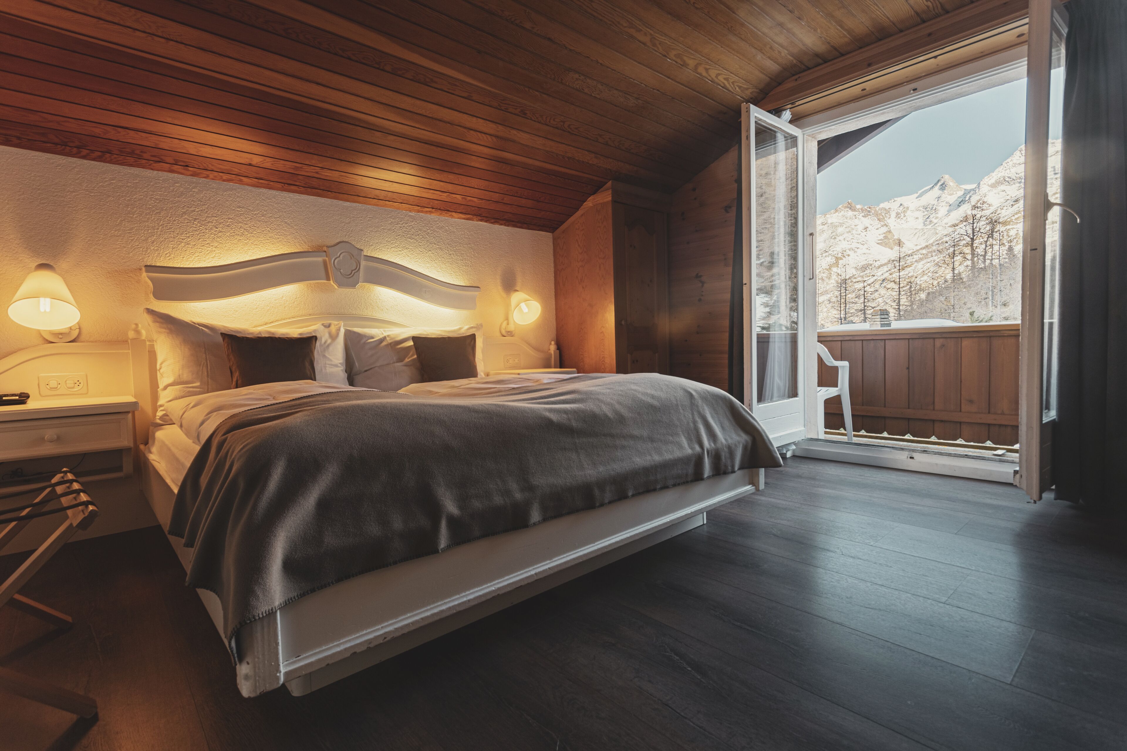 Coffres-forts dans les chambres, bureau, Wi-Fi gratuit, draps fournis