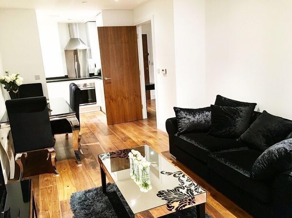 Flat-screen TV - Lincoln plaza (London)